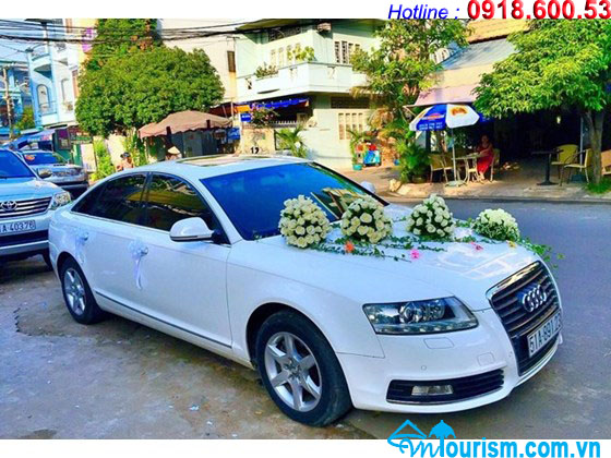 Thuê xe cưới Audi A4 trắng